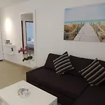 Blue Turtle Apartment, Next To The Апартаменты