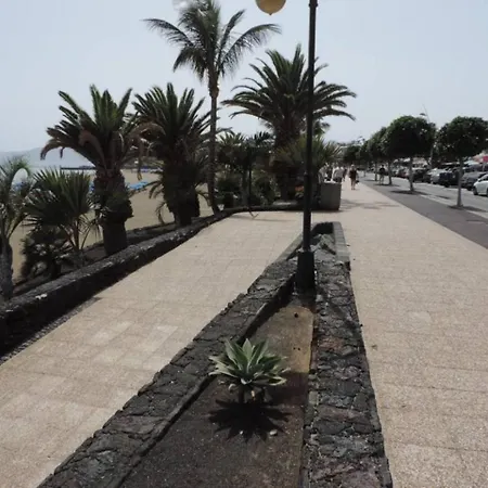 Διαμέρισμα Blue Turtle Apartment, Next To The *